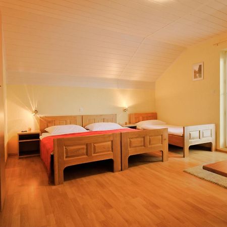 Ranch Terra Hotel Irinovac Buitenkant foto